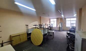 Imagem 4: NO CORAÇÃO VIBRANTE DE COPACABANA, A POUCOS PASSOS DA ICÔNICA PRAIA, ENCONTRA-SE UM EXCELE