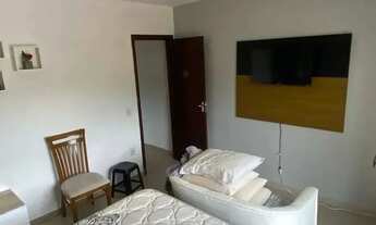 Imagem 4: Sobrado mobiliado com 2 dormitórios sendo 1 suíte e 2 vagas Bairro Cedro, Camboriú/SC