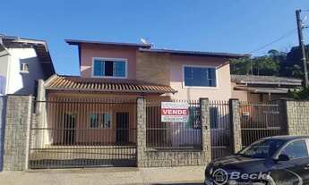 Imagem 4: Casa no bairro Itaum, Joinville: 126m², 4 dormitórios, 1 suíte, 4 banheiros por R$ 840.000