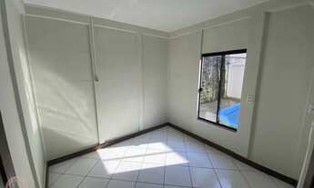 Imagem 5: Ampla Residência de 2 Andares com 6 Dormitórios, Área de Festas e Localização Privilegiada