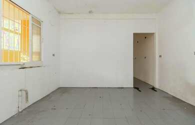 Imagem 3: Casa para venda em Vila Zat com 4 quartos, sendo 1 suíte , 314m²