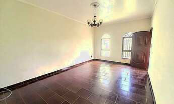 Imagem: Casa à venda com 3 quartos e 184 m² Vila