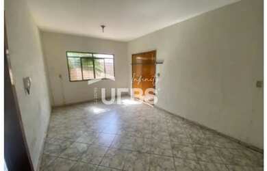 Imagem 4: A casa espaçosa que você sempre sonhou no Jardim Real pronta para morar e ampliar!