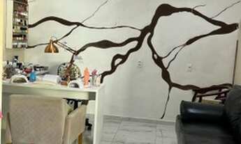 Imagem: Espaço de unhas de gel todo no porcelanato