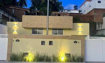 Imagem: Casa a venda com 03 quartos sendo um suíte