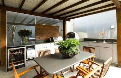 Imagem 2: Sobrado para venda possui 347 metros quadrados com 5 quartos em Alto de Pinheiros - São Pa