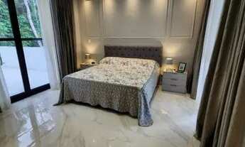 Imagem 2: Casa Duplex Alphaville 2 com 310 m2 com 3 suítes, sendo 2 master + Escritorio e Piscina