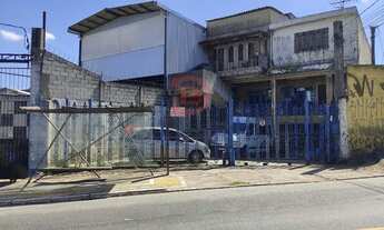 Imagem: Sobrado á Venda com 4 Casas no Terreno