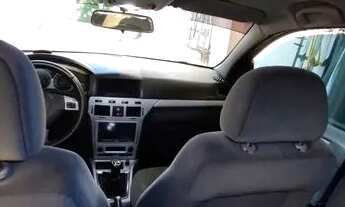 Imagem 3: Vectra Elegance 2010