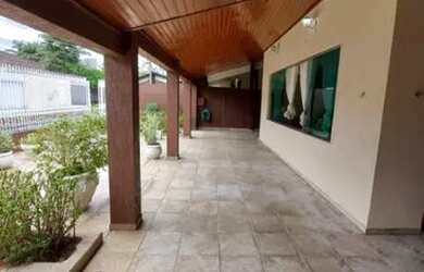 Imagem 2: Casa térrea reformada no Condomínio Parque Aripuanã no Kissia Dom Pedro. Suíte Piscina