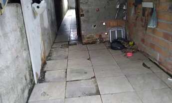 Imagem 4: Celular: * ou *( Edson) Casa com 02 dormitórios,super barato