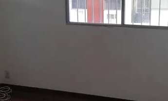 Imagem 4: Apartamento de 2 quartos com dependências 72 m² , piso de madeira , armários, varanda , so