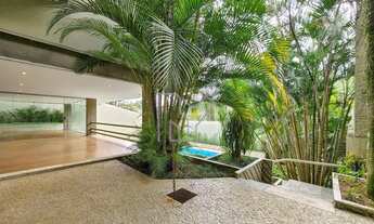 Imagem 5: Residência de Luxo em Rua Fechada: Viva com Elegância na Região do Morumbi e Clube Paineir