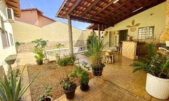 Imagem 3: Casa para venda tem 133 metros quadrados com 3 quartos em Jardim Brasília - Camaçari - BA