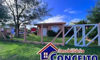 Imagem 6: C25 - Residência de esquina localizada a poucos metros do mar em Mariluz