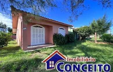 Imagem 2: C25 - Residência de esquina localizada a poucos metros do mar em Mariluz