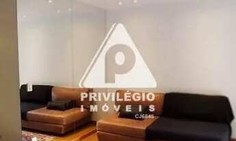 Imagem 5: Privilégio Imóveis vende excelente apartamento de 2 quartos, com vaga