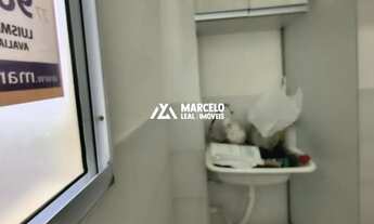 Imagem 6: Vendo apartamento no 1º andar com 2 quartos, armários planejados na cozinha e