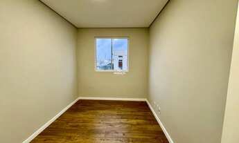 Imagem 5: Apartamento à Venda 3 Quartos sendo Uma Suíte Sacada com Churrasqueira Vaga de Garagem Cob