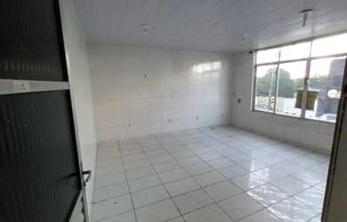 Imagem 3: Sala, em Vida Nova, 25m2, 1º andar frente de rua e sanitário privativo, em Vida Nova