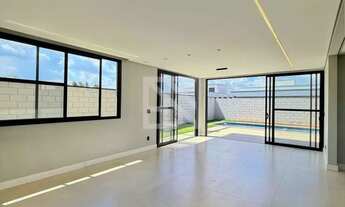 Imagem 3: Sobrado em Condomínio com 5 suítes, Espaço Gourmet e Piscina