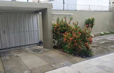 Imagem 2: Casa Exclusiva para Aluguel em Monte Castelo, Fortaleza 4 Quartos, 3 Suítes