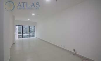 Imagem: Grupo comercial em Copacabana