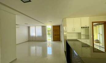 Imagem 4: Casa de condomínio para aluguel tem 190 metros quadrados com 4 quartos