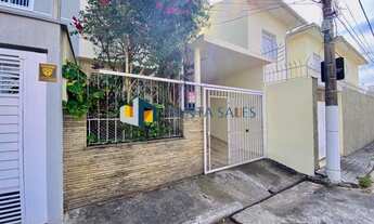 Imagem 2: Casa em rua tranquila do Brooklin com 2 dormitórios, quintal, e edícula com mais 1 quarto