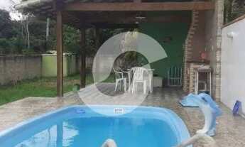 Imagem 2: Casa com Piscina, 2 quartos, suíte e vaga em Bambuí - Maricá - RJ