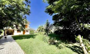 Imagem: Casa com um pátio de 2000 metros quadrados