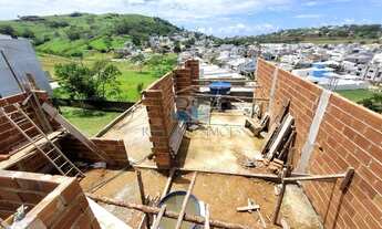 Imagem 4: Terreno com casa no subsolo + construção em andamento no Vale dos Cristais