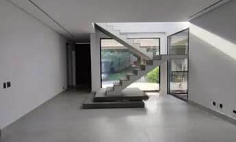 Imagem 2: Casa Nova em Alphaville, para venda possui 330 metros quadrados com 4 quartos