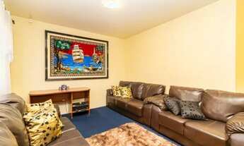 Imagem 7: Residência com 370m², 4 quartos, piscina e amplo espaço externo