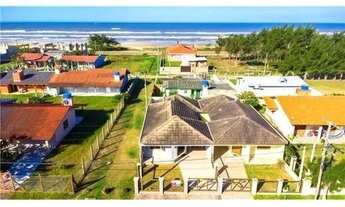 Imagem 2: R$ 315.000 - PREÇO INCRÍVEL - EXCELENTE CASA - 98M2 - TERRENO DE 200M2 - 3 DORM - 1 VAGA