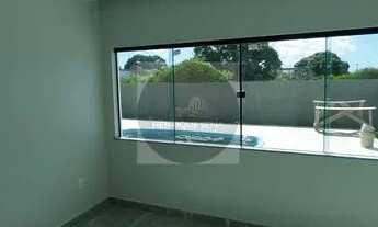 Imagem 2: Vendo casa no condomínio Solar dos Cantarinos com piscina e churrasqueira, aceita carro, t