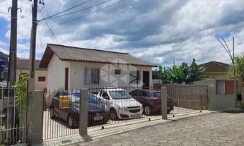 Imagem 3: Casa de 1 quarto com 35m² para alugar no bairro Trindade em Florianópolis