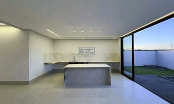 Imagem 6: Sobrado de Alto Padrão com 04 quartos, sendo 03 suítes e 01 quarto no térreo, sendo Master