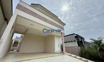 Imagem: Casa com 04 dormitórios, no bairro localizado