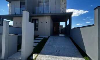 Imagem: Casa com 4 quartos na Praia do Campeche