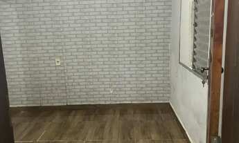 Imagem 2: Alugo casa com sala, cozinha, quarto, 2 banheiro, corredor, lavanderia área de serviço