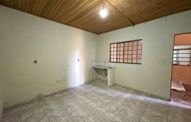 Imagem 3: Kitnet, vila popular, livre de água e luz, cozinha, banheiro, lavanderia e garagem