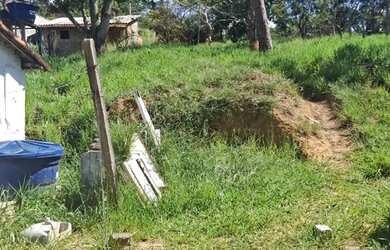 Imagem 4: Vendo Terreno com casas construídas