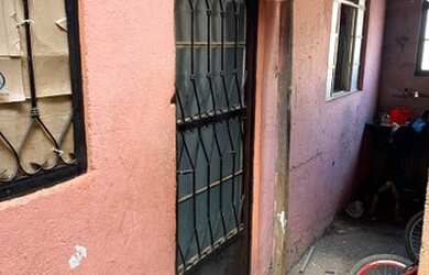 Imagem 3: Duas casas e um ponto comercial