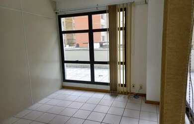 Imagem 2: Sala Comercial para Venda em Florianópolis, Centro, 1 banheiro, 1 vaga