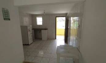 Imagem: Casa com 1/4 e 1 suíte. Garagem e Área