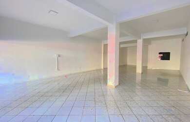 Imagem 3: Loja para alugar, 136 m² por R$ 5.000,00/mês - Sítio Cercado - Curitiba/PR