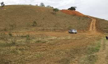 Imagem 2: Vendo terreno zona rural ! 12 mil metros ! Já com platô , água e cercado