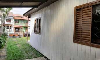 Imagem 3: Duas casas de madeiras em terreno 10x30
