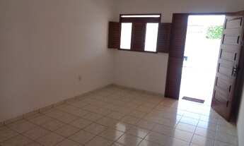 Imagem 5: Excelente casa recuada com 03 quartos, terraço, jardim, ventilada, no Geisel